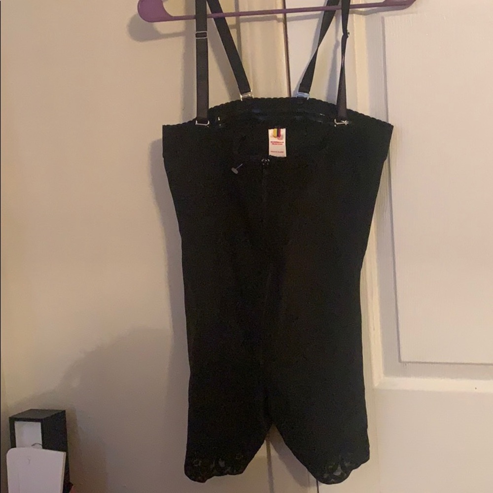 New faja only tried on and bought...size 4xl